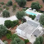 Mediterranean With Private Pool And Garden فيلة أوستوني