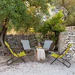 Mediterranean With Private Pool And Garden * أوستوني