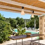 Mediterranean With Private Pool And Garden أوستوني