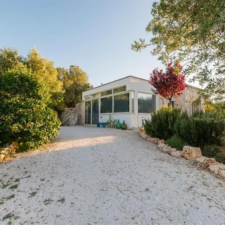 فيلة Mediterranean With Private Pool And Garden أوستوني